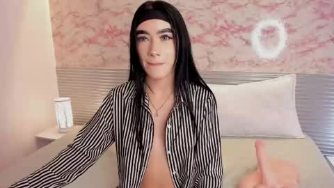 Snapshot of mia_velveet chatting on May 2026 07:42:01 PM mia_velveet online show from May 2026 07:42:01 PM