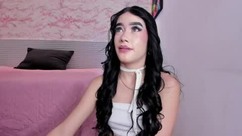 Snapshot of mia_velveet chatting on May 2026 07:33:01 PM mia_velveet online show from May 2026 07:33:01 PM