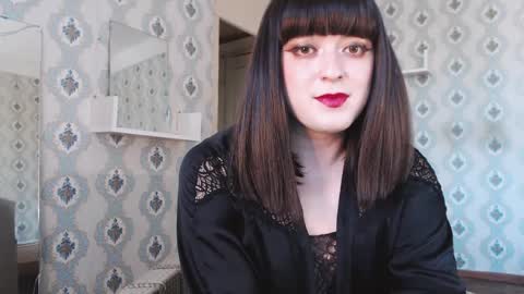 mia_wallase online show from April 2026 07:17:02 AM