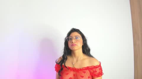 Mia online show from February 2026 01:13:02 AM