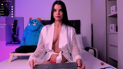    online show from December 2024 01:36:02 AM