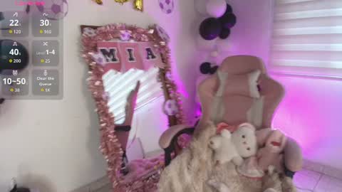 Snapshot of mia_zafir chatting on July 2026 08:46:02 PM mia_zafir online show from July 2026 08:46:02 PM