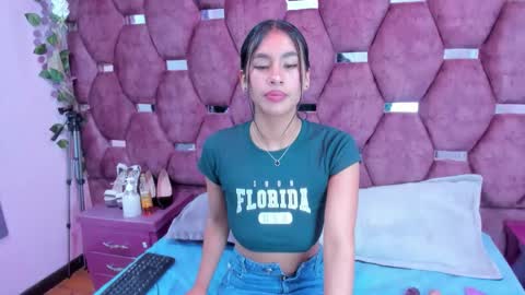 Snapshot of miaa_davis_ chatting on February 2026 02:27:01 AM miaa_davis_ online show from February 2026 02:27:01 AM