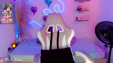 Mia online show from February 2025 03:48:01 AM