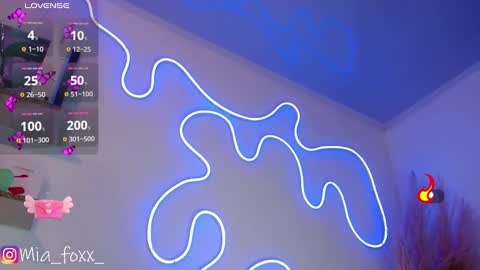 Mia online show from March 2025 02:01:02 AM