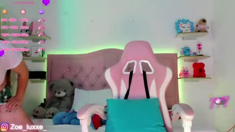 Mia online show from May 2026 10:07:01 PM