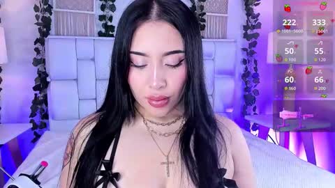 Mia online show from December 2025 11:41:01 AM