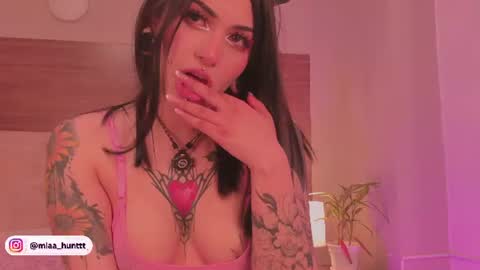 Snapshot of miaa_huntt chatting on July 2026 06:31:01 AM Andrea online show from July 2026 06:31:01 AM