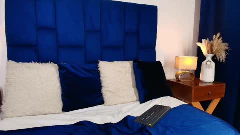 Snapshot of miaa_queen2 chatting on October 2025 06:52:02 PM Mia online show from October 2025 06:52:02 PM