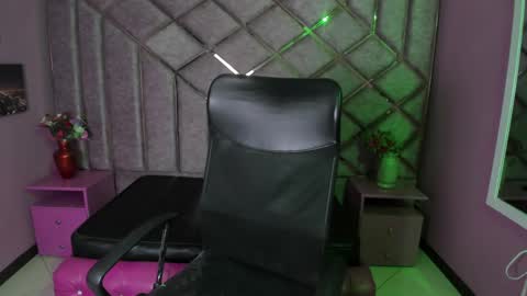 Miaa online show from September 2025 11:37:02 PM