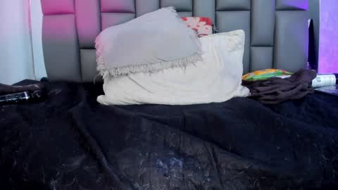 Mia online show from January 2025 03:13:02 PM