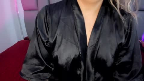 Mia online show from January 2025 12:11:02 PM