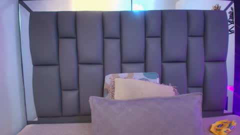 Mia online show from January 2026 11:59:01 AM