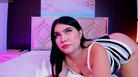 Miaa Farrel online show from September 2025 07:35:01 PM