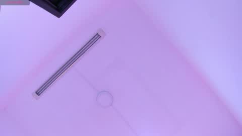 MIA LOVE online show from November 2025 12:38:01 PM