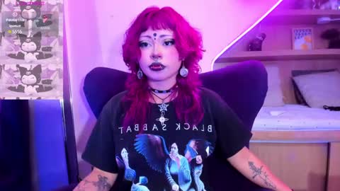 Mia online show from February 2025 01:05:01 PM