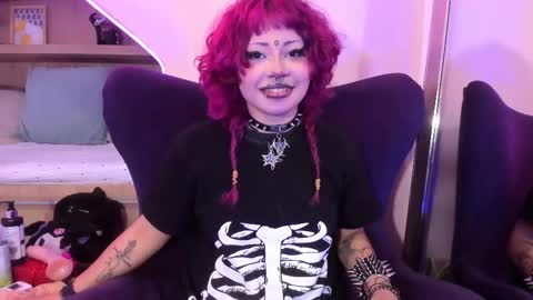 Mia online show from February 2025 03:52:01 PM