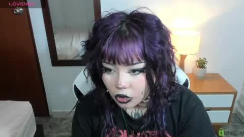 Mia online show from May 2026 03:53:02 PM