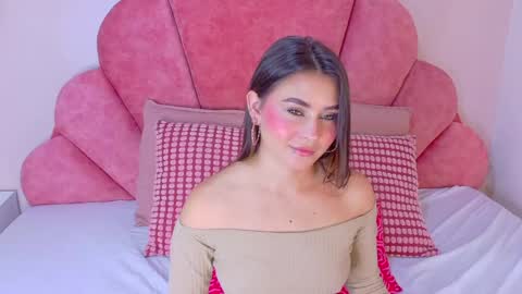 miaanderson__ online show from April 2026 11:38:01 AM