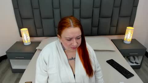 mia red hair molly short hair online show from January 2025 08:04:01 AM