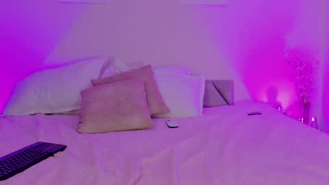 MiaaSummeer online show from May 2026 12:22:02 PM