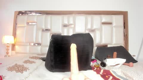 Mia  online show from January 2025 03:34:02 PM