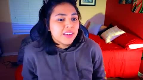 Mia online show from January 2025 12:28:01 AM