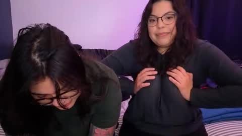 Mia online show from March 2026 01:47:01 AM