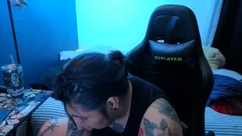 Mia online show from May 2026 02:09:02 AM