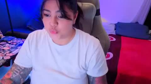 Snapshot of miacanela_xo chatting on June 2026 01:30:02 AM Mia online show from June 2026 01:30:02 AM