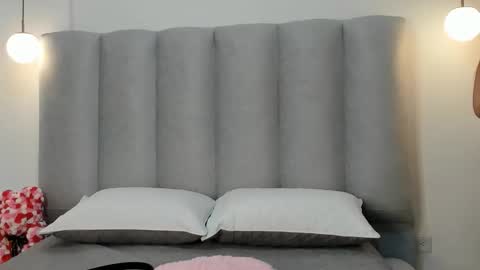 miacleark online show from November 2025 01:43:03 PM