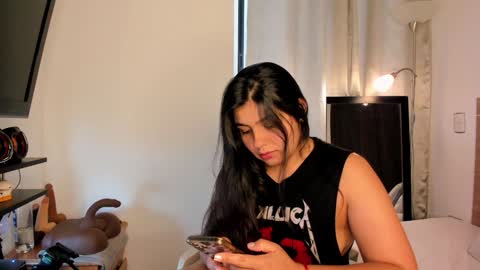 IG Yojanagomez  online show from February 2025 09:06:02 PM