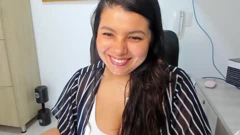 IG Yojanagomez  online show from March 2025 05:07:02 PM