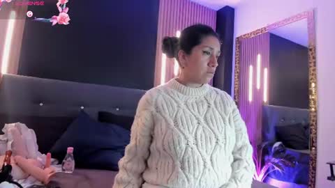 Snapshot of miafix chatting on June 2026 02:11:01 AM Mia Carter Schedule 800 - 1430 gtm-5 online show from June 2026 02:11:01 AM