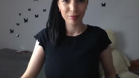 Mia online show from May 2026 08:27:02 PM