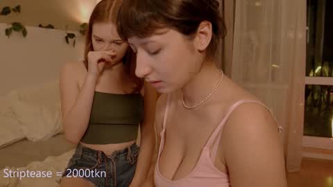 Mia online show from February 2025 06:45:01 PM