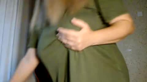 MiaFoxisJa online show from May 2026 02:33:01 PM