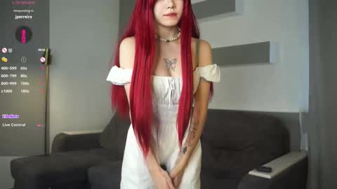 Snapshot of miagloww chatting on September 2025 09:42:02 AM Mia online show from September 2025 09:42:02 AM