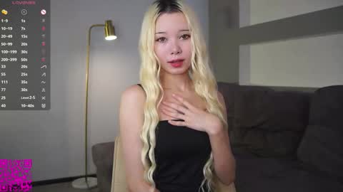 Snapshot of miagloww chatting on September 2025 06:39:02 AM Mia online show from September 2025 06:39:02 AM