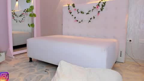 Mia Gomez online show from March 2025 06:55:01 PM