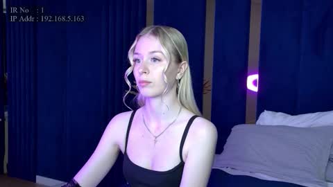 Mia online show from September 2025 05:13:01 PM