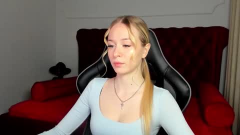 Mia online show from September 2025 05:18:01 PM