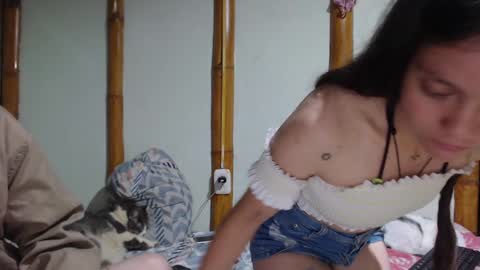 Snapshot of miahells chatting on February 2025 06:44:02 AM Mia Sam online show from February 2025 06:44:02 AM