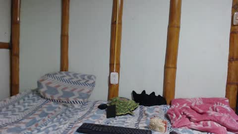 Snapshot of miahells chatting on February 2025 03:23:01 AM Mia Sam online show from February 2025 03:23:01 AM