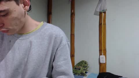 Snapshot of miahells chatting on March 2025 01:49:01 PM Mia Sam online show from March 2025 01:49:01 PM