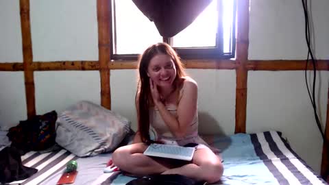 Snapshot of miahells chatting on October 2025 04:40:02 PM Mia Sam online show from October 2025 04:40:02 PM