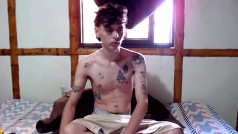 Snapshot of miahells chatting on November 2025 02:05:01 PM Mia Sam online show from November 2025 02:05:01 PM