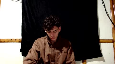 Snapshot of miahells chatting on November 2025 11:32:02 AM Mia Sam online show from November 2025 11:32:02 AM