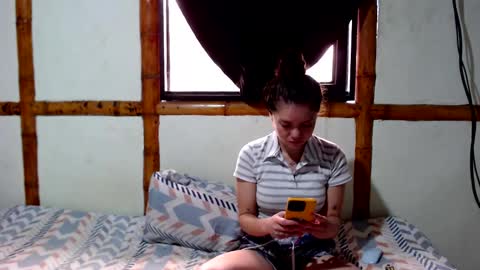 Snapshot of miahells chatting on November 2025 03:04:01 PM Mia Sam online show from November 2025 03:04:01 PM