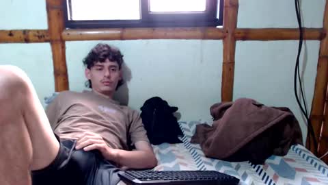 Snapshot of miahells chatting on November 2025 03:38:02 PM Mia Sam online show from November 2025 03:38:02 PM